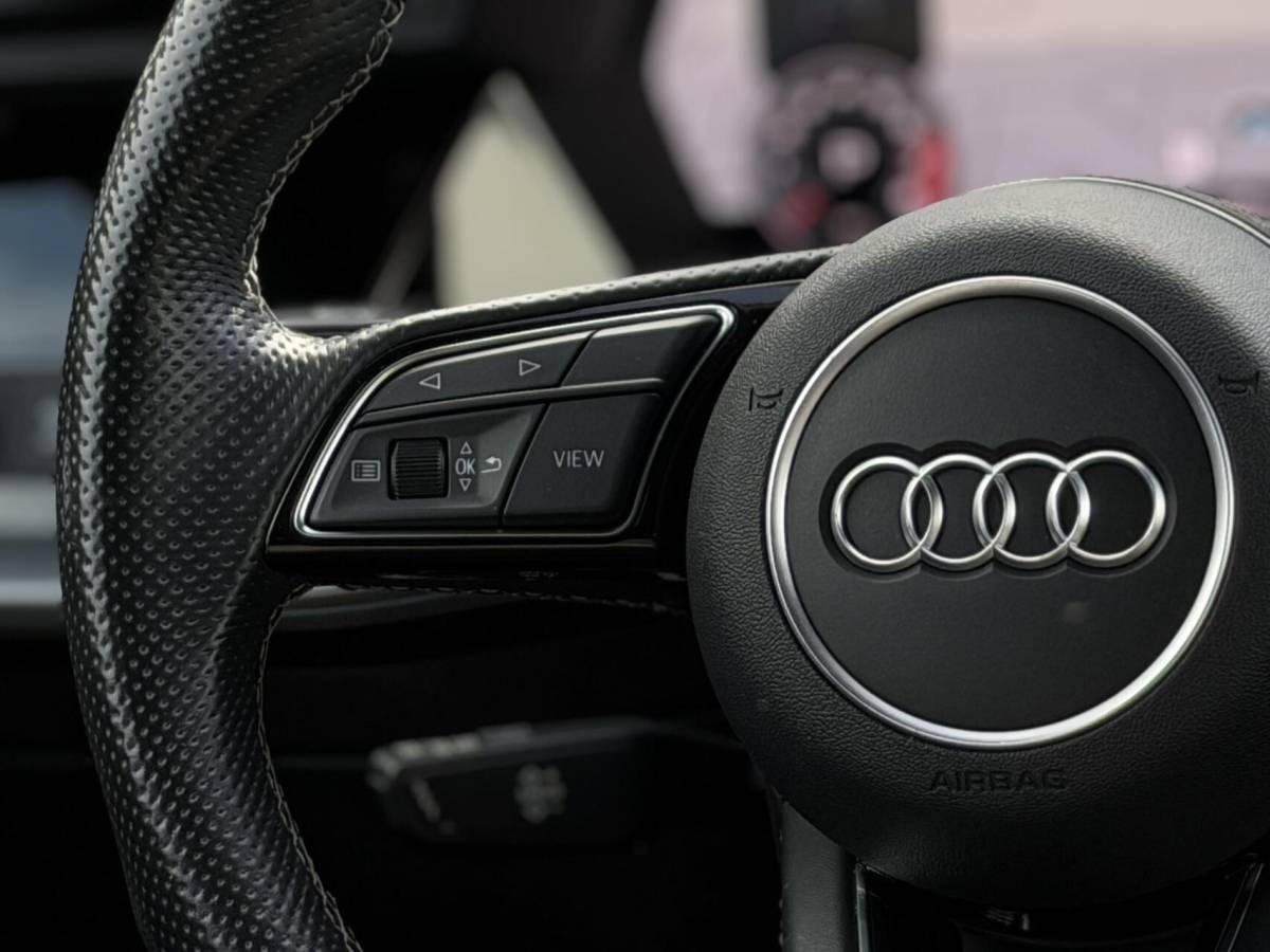 Audi A3 Audi A3 Sportback 35 TFSI S Line| Matrix| Automaat| 18 inch|