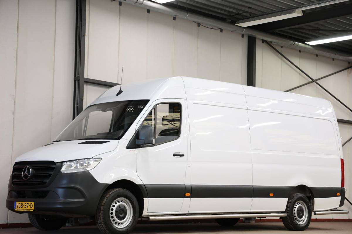 Mercedes-Benz Sprinter Mercedes-Benz Sprinter 311 2.2 CDI L3H2 AUTOMAAT L3H2 POST NL EURO 6