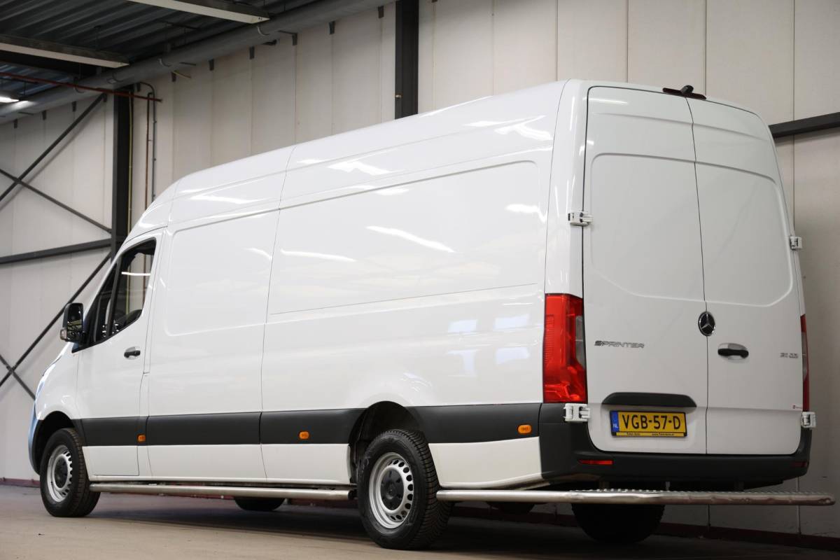 Mercedes-Benz Sprinter Mercedes-Benz Sprinter 311 2.2 CDI L3H2 AUTOMAAT L3H2 POST NL EURO 6
