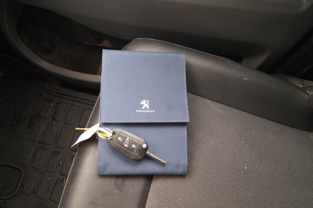 Peugeot Expert Peugeot Expert 1.5 BlueHDI 120pk Compact Premium -AIRCO-PDC-CRUISE-