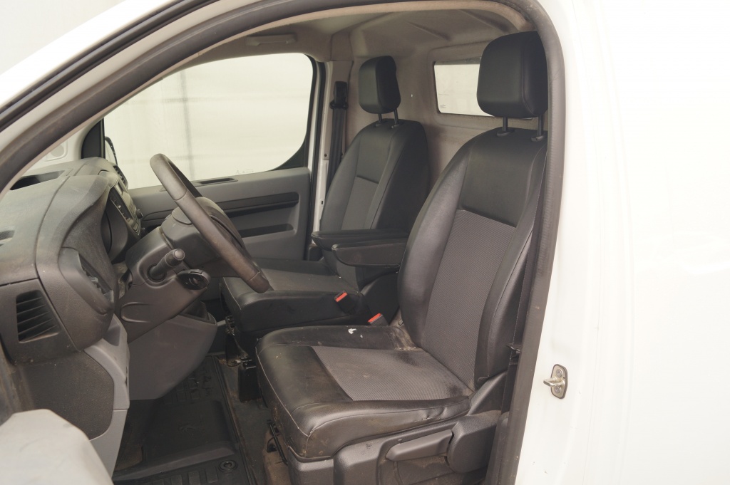 Peugeot Expert Peugeot Expert 1.5 BlueHDI 120pk Compact Premium -AIRCO-PDC-CRUISE-