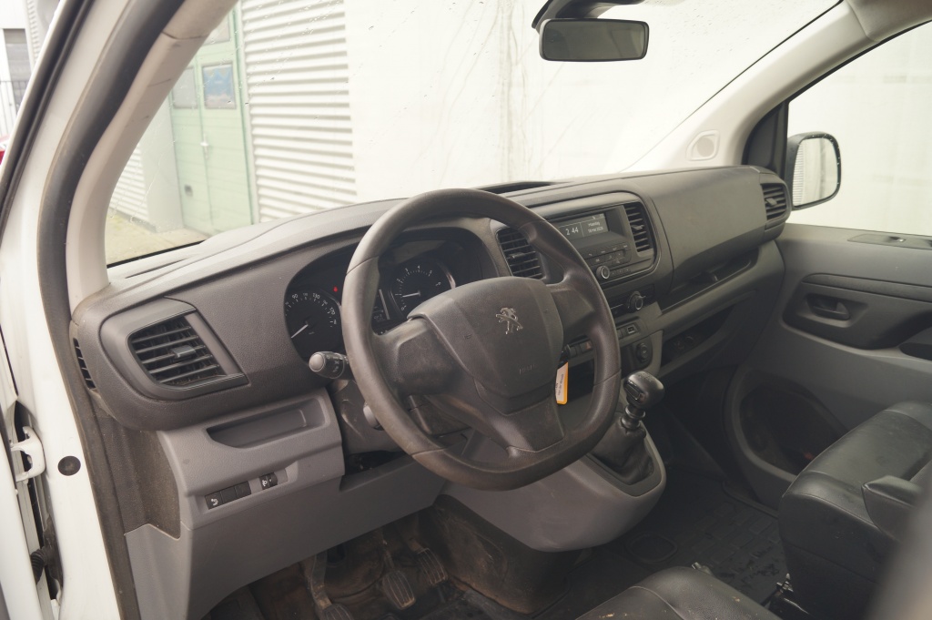 Peugeot Expert Peugeot Expert 1.5 BlueHDI 120pk Compact Premium -AIRCO-PDC-CRUISE-