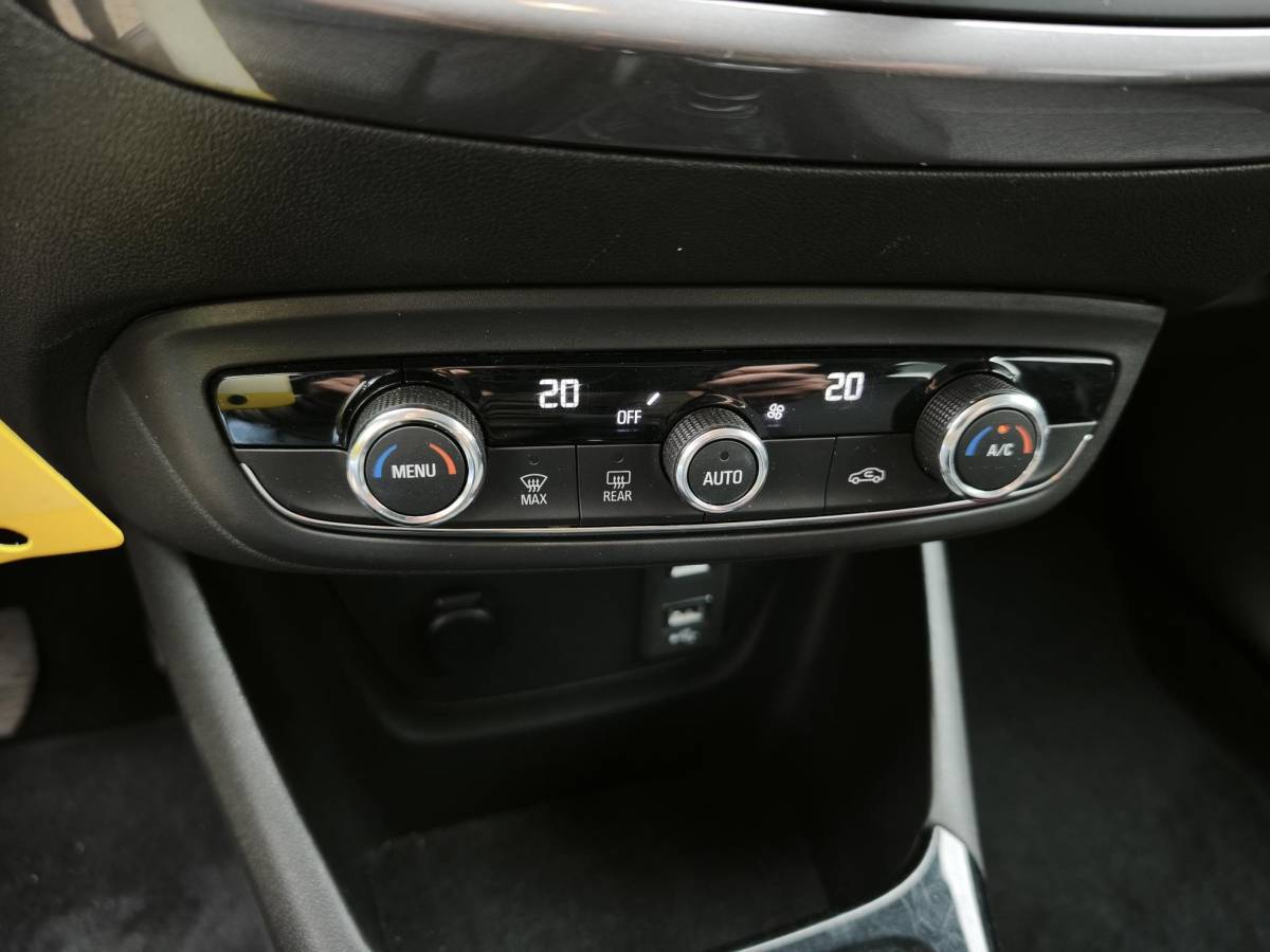 Opel Crossland Opel Crossland 1.2 Turbo Elegance 110PK Head-Up Trekhaak Navigatiesysteem Led Cruise-Control