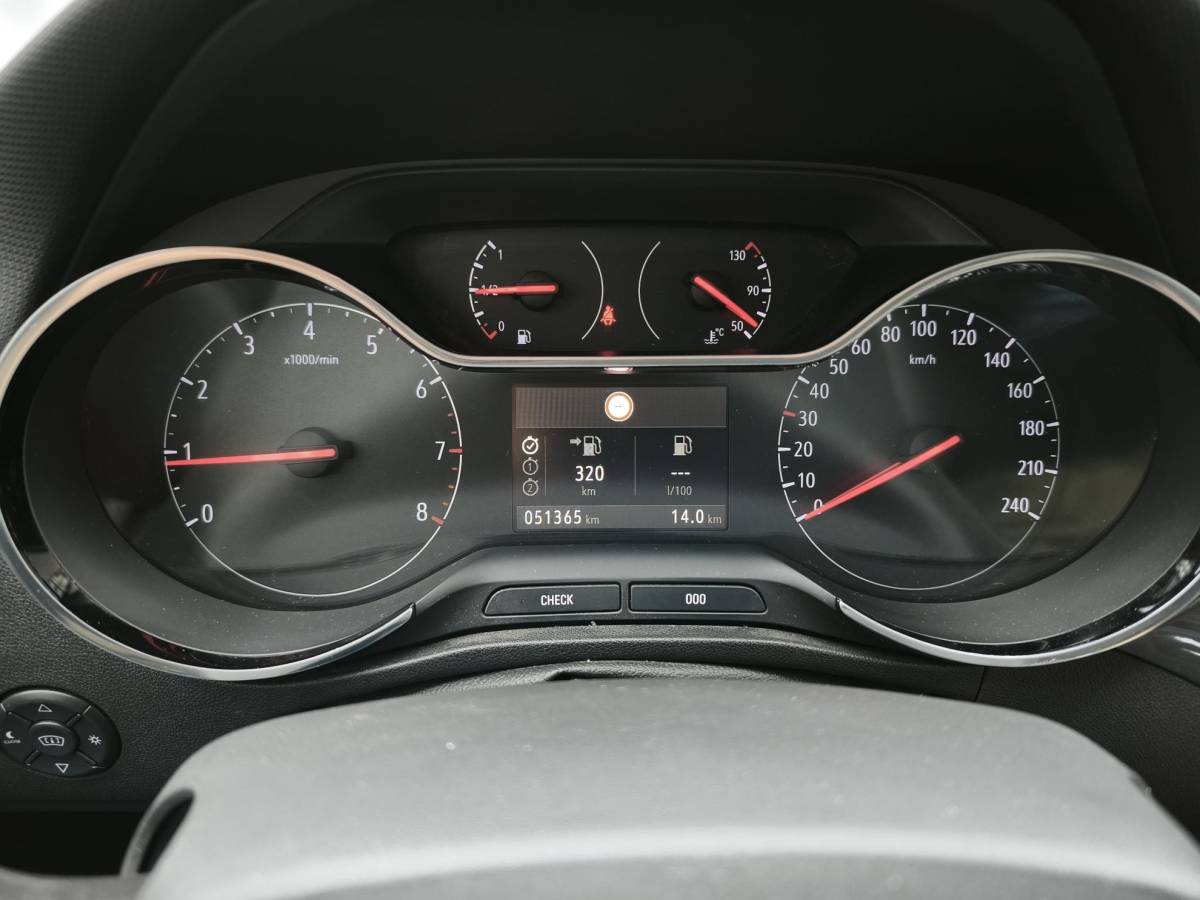 Opel Crossland Opel Crossland 1.2 Turbo Elegance 110PK Head-Up Trekhaak Navigatiesysteem Led Cruise-Control