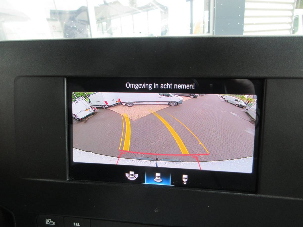 Mercedes-Benz Sprinter Mercedes-Benz Sprinter 215 CDI L2H2 Airco, Camera, Navigatie ,Trekhaak ,3-Zits.