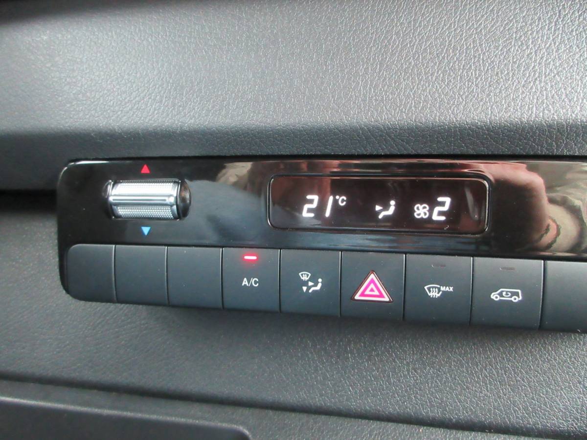 Mercedes-Benz Sprinter Mercedes-Benz Sprinter 215 CDI L2H2 Airco, Camera, Navigatie ,Trekhaak ,3-Zits.