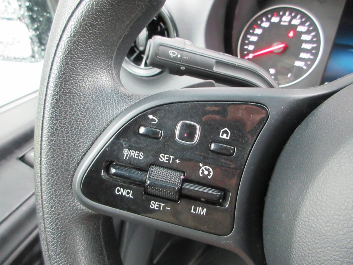 Mercedes-Benz Sprinter Mercedes-Benz Sprinter 215 CDI L2H2 Airco, Camera, Navigatie ,Trekhaak ,3-Zits.