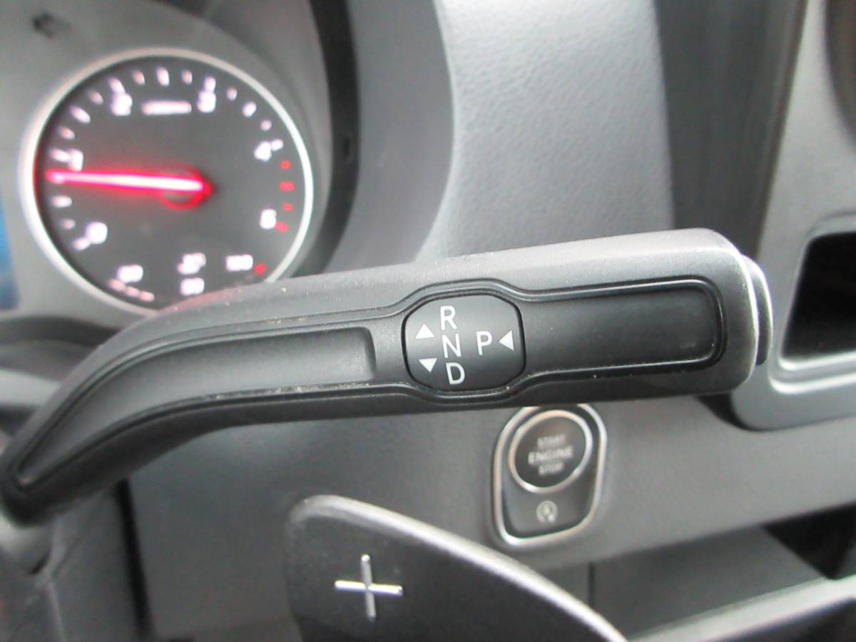 Mercedes-Benz Sprinter Mercedes-Benz Sprinter 215 CDI L2H2 Airco, Camera, Navigatie ,Trekhaak ,3-Zits.