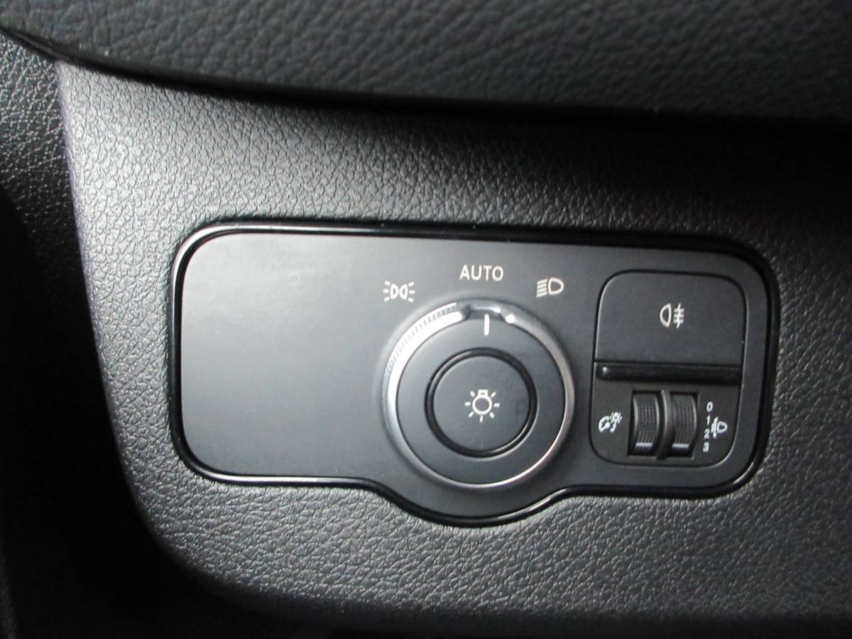 Mercedes-Benz Sprinter Mercedes-Benz Sprinter 215 CDI L2H2 Airco, Camera, Navigatie ,Trekhaak ,3-Zits.