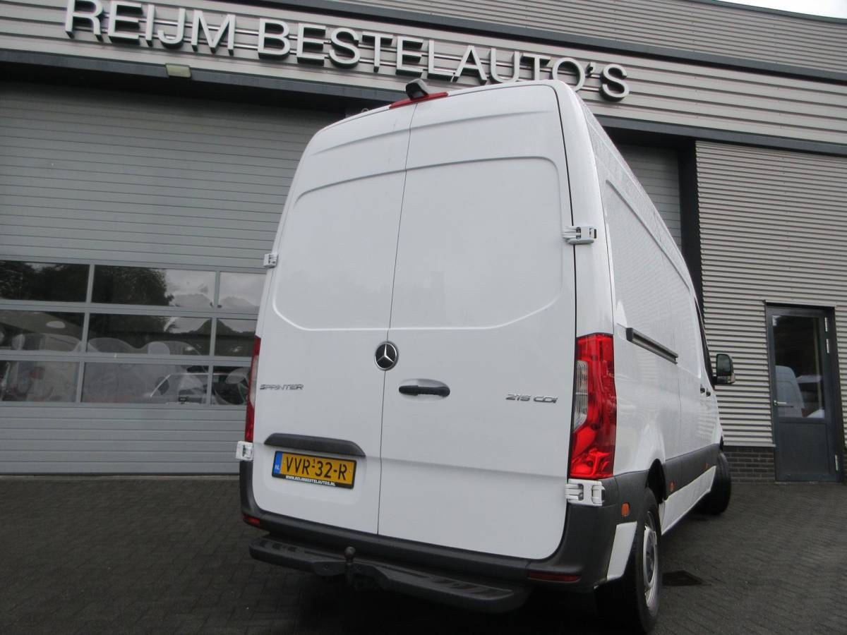 Mercedes-Benz Sprinter Mercedes-Benz Sprinter 215 CDI L2H2 Airco, Camera, Navigatie ,Trekhaak ,3-Zits.