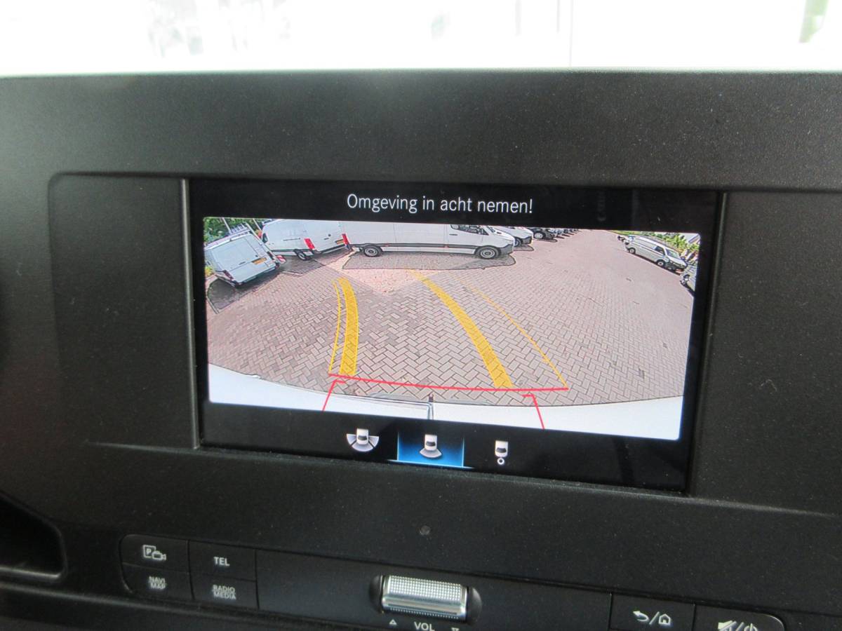Mercedes-Benz Sprinter Mercedes-Benz Sprinter 215 CDI L2H2 Airco, Camera, Navigatie ,Trekhaak ,3-Zits.