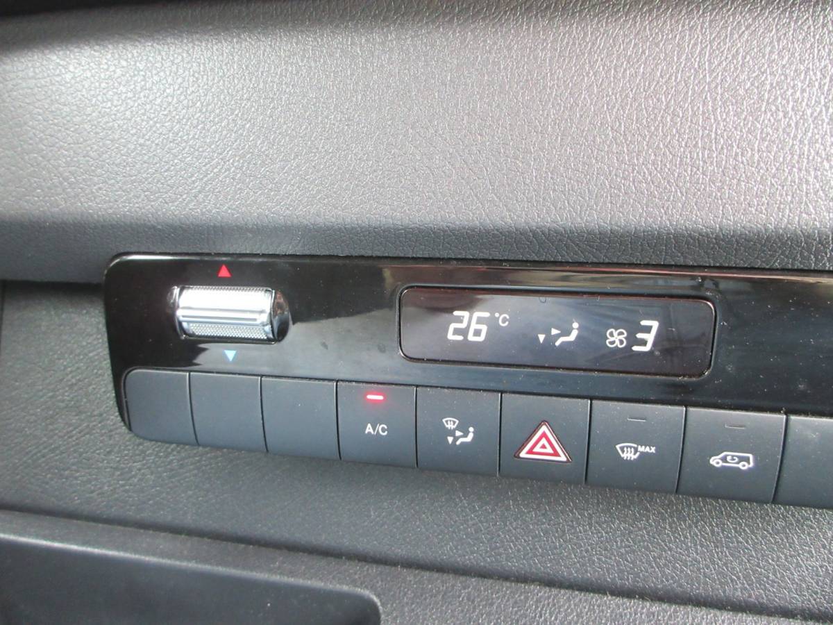 Mercedes-Benz Sprinter Mercedes-Benz Sprinter 215 CDI L2H2 Airco, Camera, Navigatie ,Trekhaak ,3-Zits.