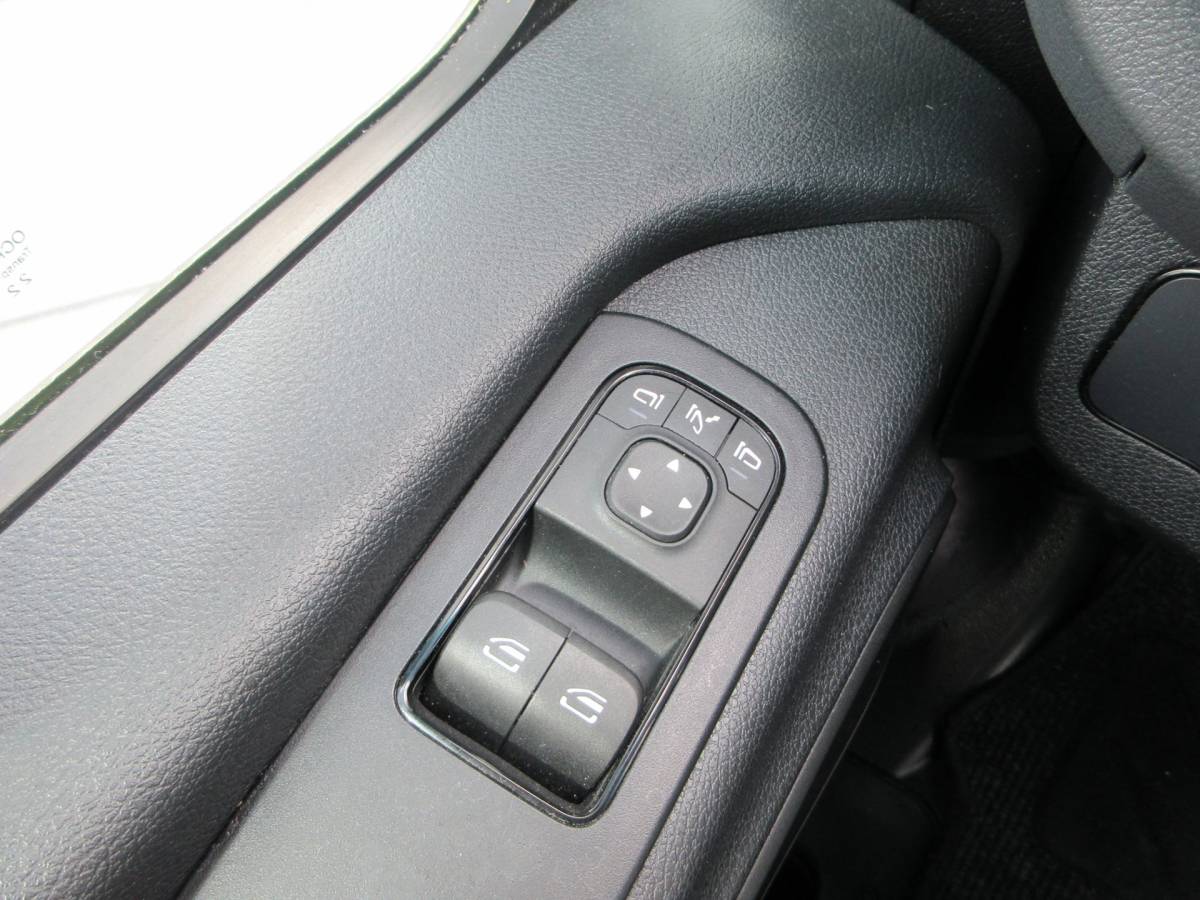 Mercedes-Benz Sprinter Mercedes-Benz Sprinter 215 CDI L2H2 Airco, Camera, Navigatie ,Trekhaak ,3-Zits.