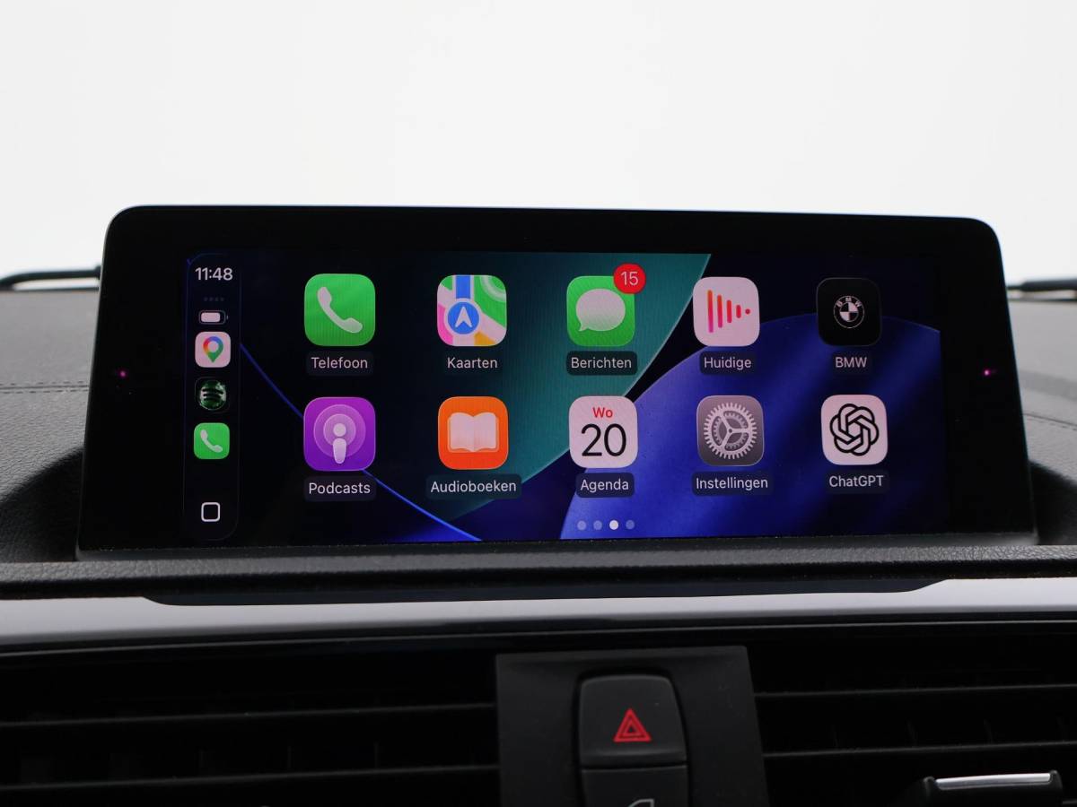 BMW 1 Serie BMW 1-serie 120i 184 PK H.E. LUXURY AUT. + DRAADLOZE CARPLAY | LEDER | STOELVERW. | AFN. TREKHAAK