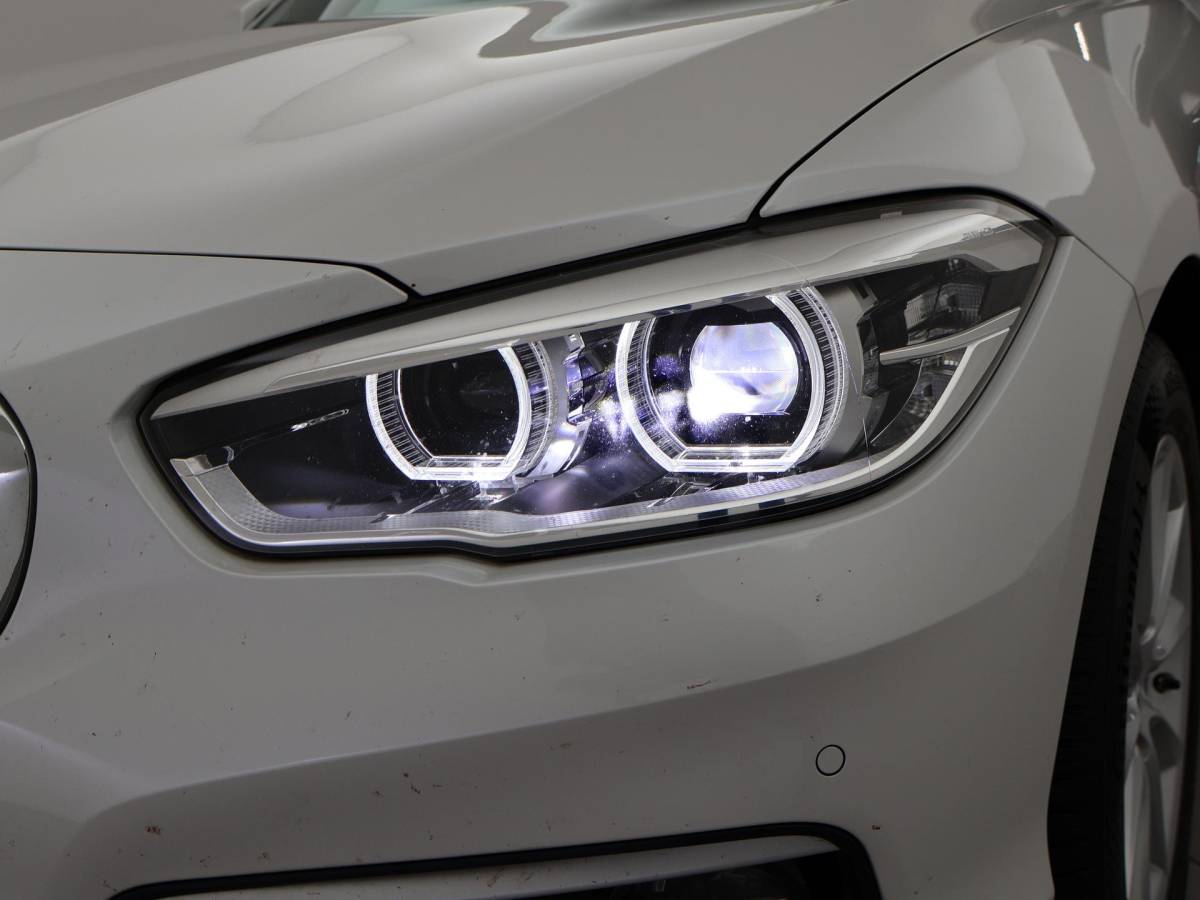 BMW 1 Serie BMW 1-serie 120i 184 PK H.E. LUXURY AUT. + DRAADLOZE CARPLAY | LEDER | STOELVERW. | AFN. TREKHAAK