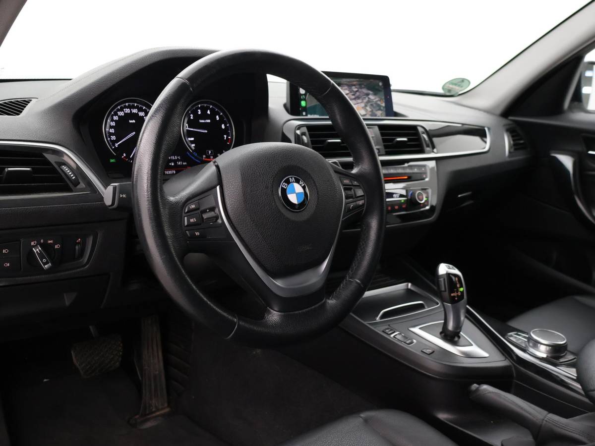 BMW 1 Serie BMW 1-serie 120i 184 PK H.E. LUXURY AUT. + DRAADLOZE CARPLAY | LEDER | STOELVERW. | AFN. TREKHAAK