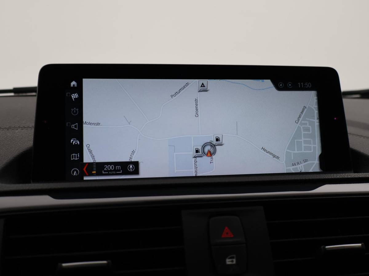BMW 1 Serie BMW 1-serie 120i 184 PK H.E. LUXURY AUT. + DRAADLOZE CARPLAY | LEDER | STOELVERW. | AFN. TREKHAAK