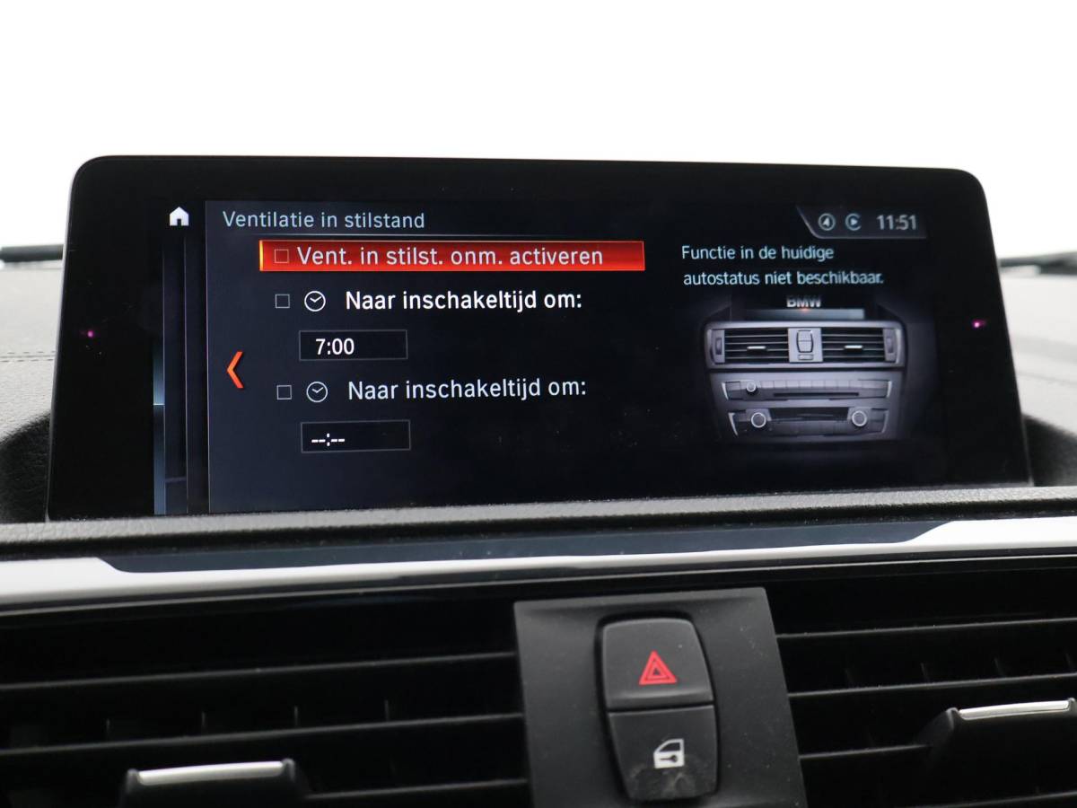 BMW 1 Serie BMW 1-serie 120i 184 PK H.E. LUXURY AUT. + DRAADLOZE CARPLAY | LEDER | STOELVERW. | AFN. TREKHAAK