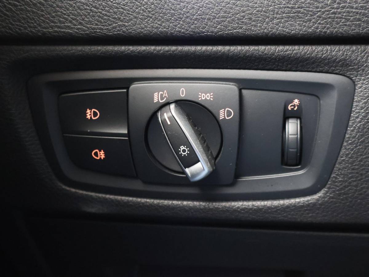 BMW 1 Serie BMW 1-serie 120i 184 PK H.E. LUXURY AUT. + DRAADLOZE CARPLAY | LEDER | STOELVERW. | AFN. TREKHAAK
