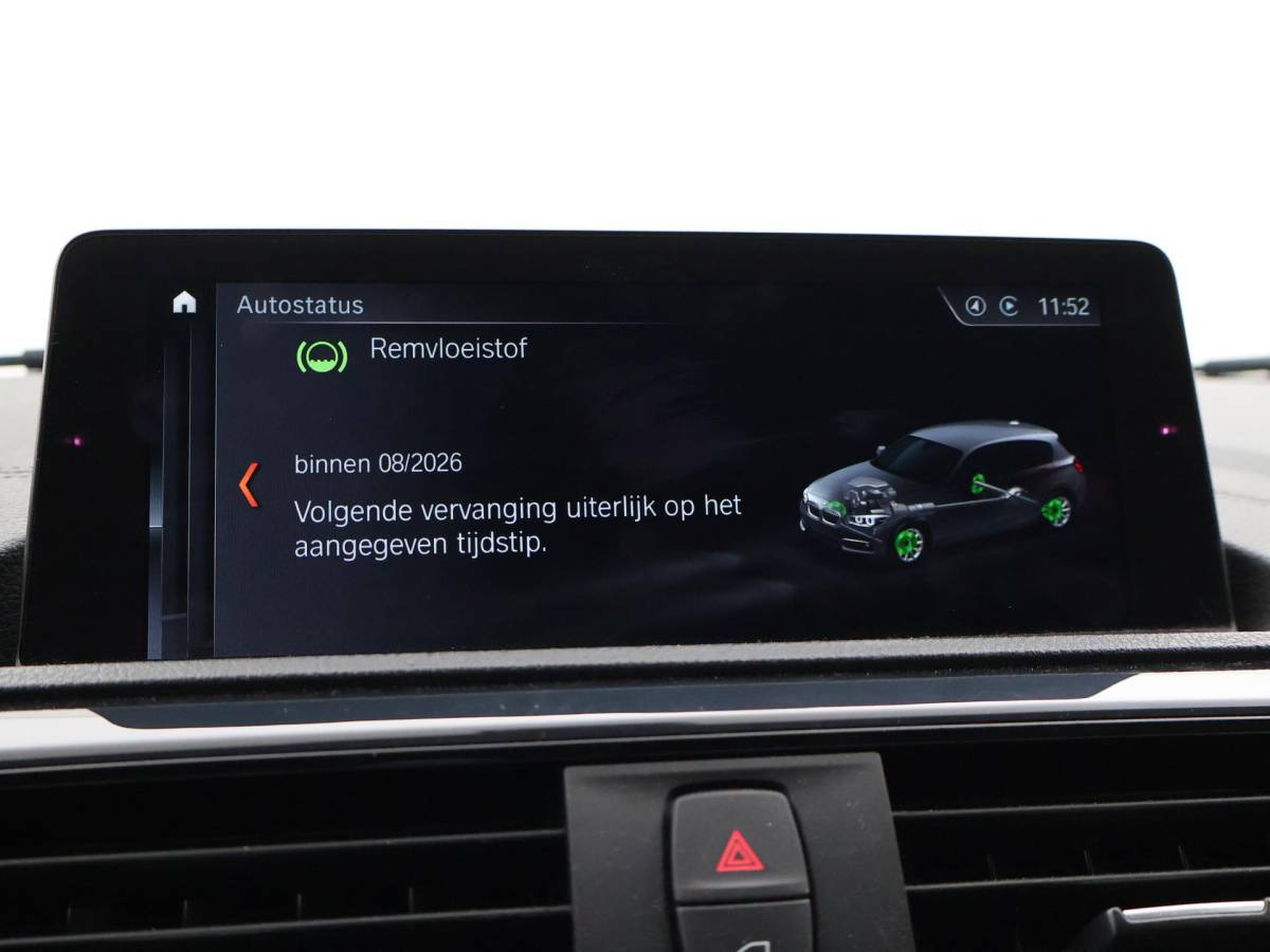BMW 1 Serie BMW 1-serie 120i 184 PK H.E. LUXURY AUT. + DRAADLOZE CARPLAY | LEDER | STOELVERW. | AFN. TREKHAAK