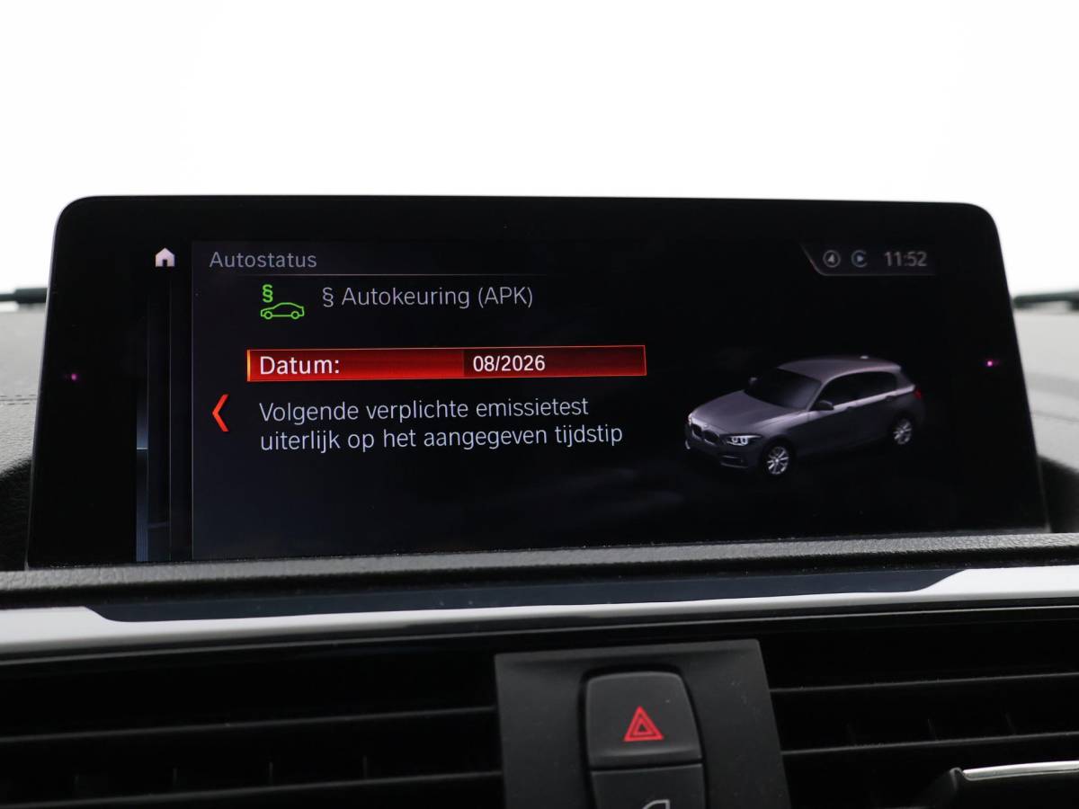 BMW 1 Serie BMW 1-serie 120i 184 PK H.E. LUXURY AUT. + DRAADLOZE CARPLAY | LEDER | STOELVERW. | AFN. TREKHAAK