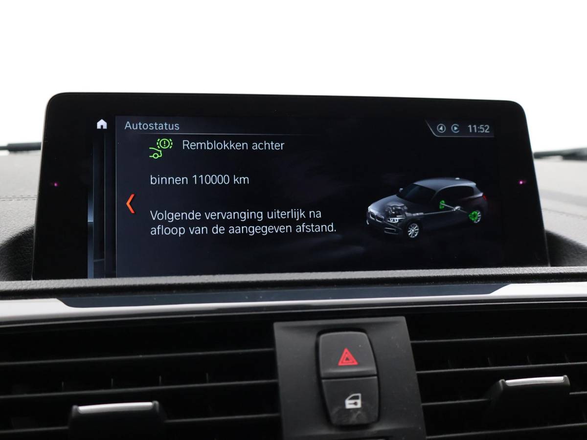 BMW 1 Serie BMW 1-serie 120i 184 PK H.E. LUXURY AUT. + DRAADLOZE CARPLAY | LEDER | STOELVERW. | AFN. TREKHAAK