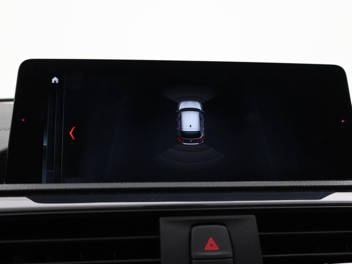 BMW 1 Serie BMW 1-serie 120i 184 PK H.E. LUXURY AUT. + DRAADLOZE CARPLAY | LEDER | STOELVERW. | AFN. TREKHAAK