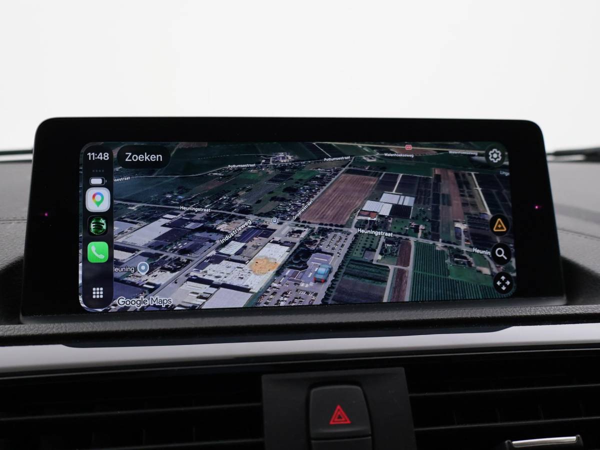BMW 1 Serie BMW 1-serie 120i 184 PK H.E. LUXURY AUT. + DRAADLOZE CARPLAY | LEDER | STOELVERW. | AFN. TREKHAAK