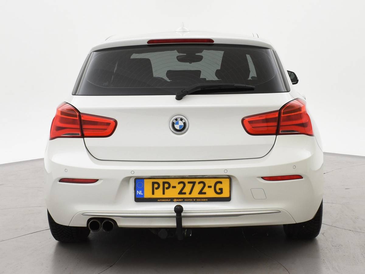 BMW 1 Serie BMW 1-serie 120i 184 PK H.E. LUXURY AUT. + DRAADLOZE CARPLAY | LEDER | STOELVERW. | AFN. TREKHAAK