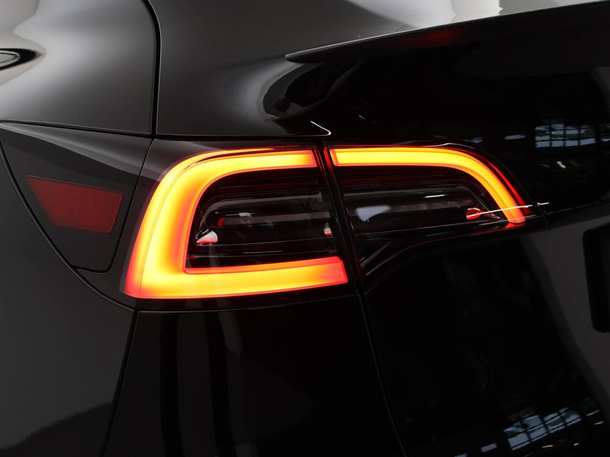Tesla Model Y Tesla Model Y 534 PK PERFORMANCE SOH 93% + 75 KWH + AUTOPILOT | PANORAMA | 21 INCH