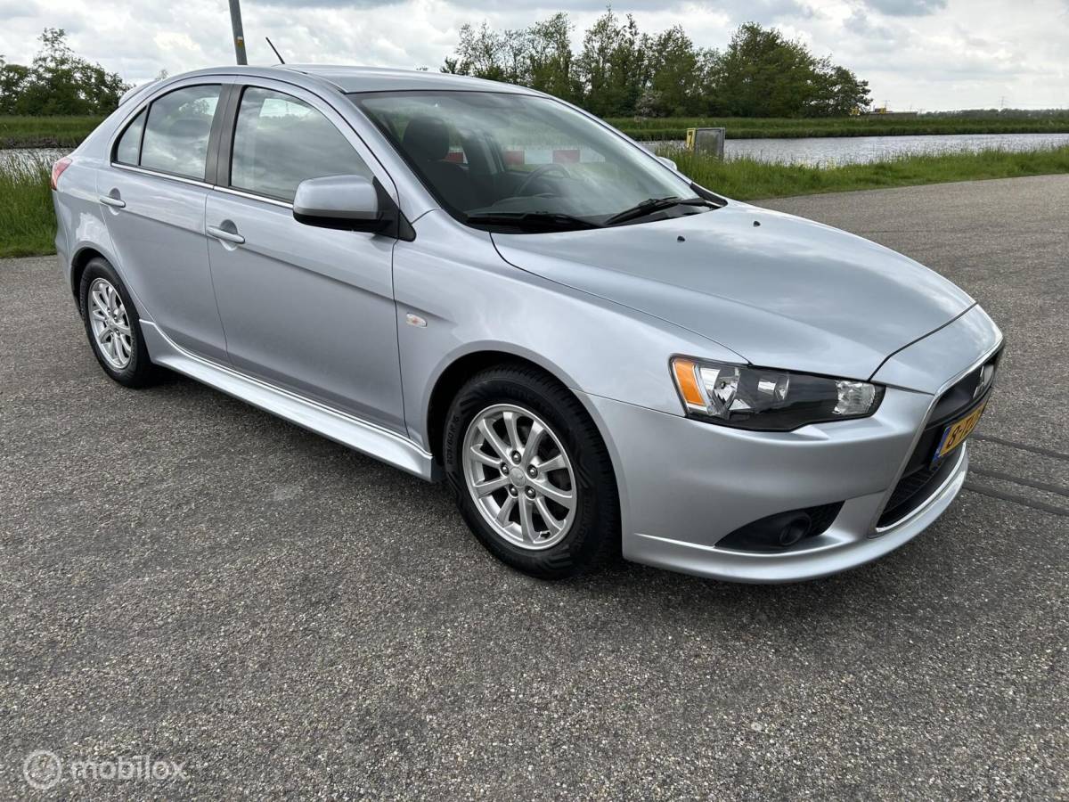 Mitsubishi Lancer