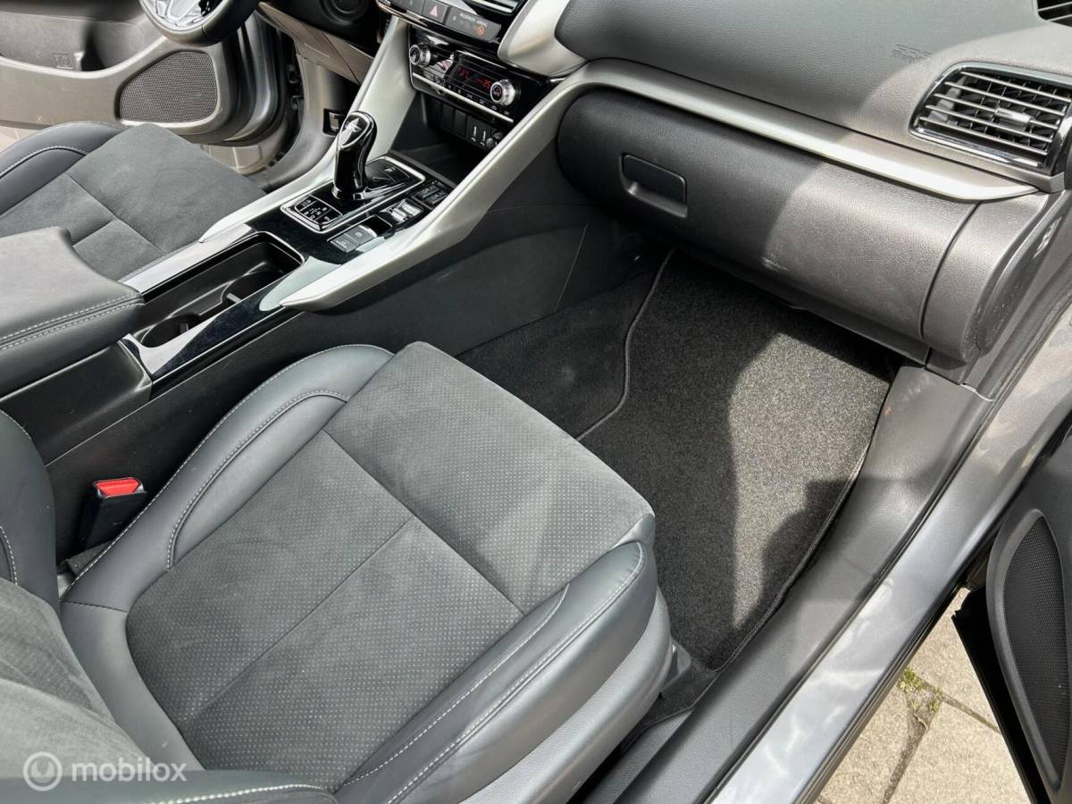 Mitsubishi Eclipse Cross Mitsubishi Eclipse Cross 2.4 PHEV Intense +