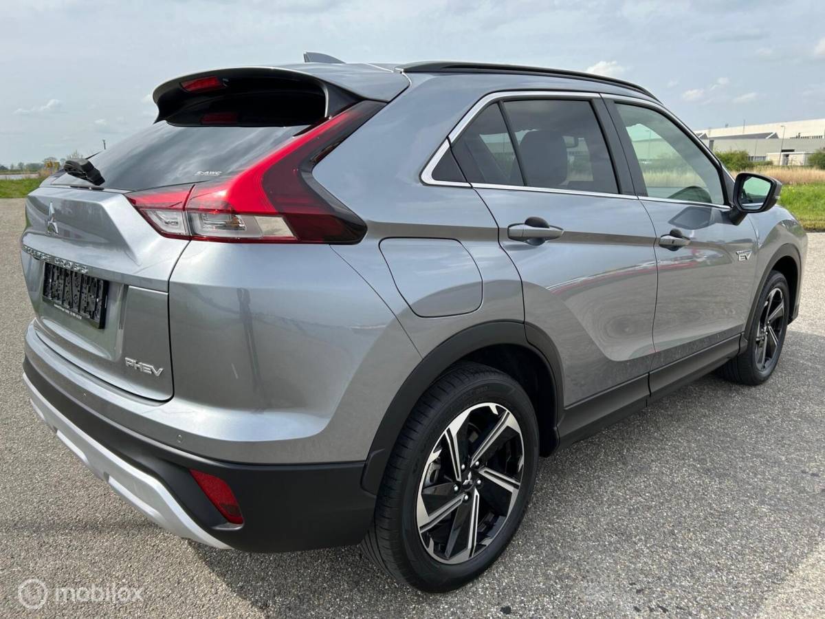 Mitsubishi Eclipse Cross Mitsubishi Eclipse Cross 2.4 PHEV Intense +
