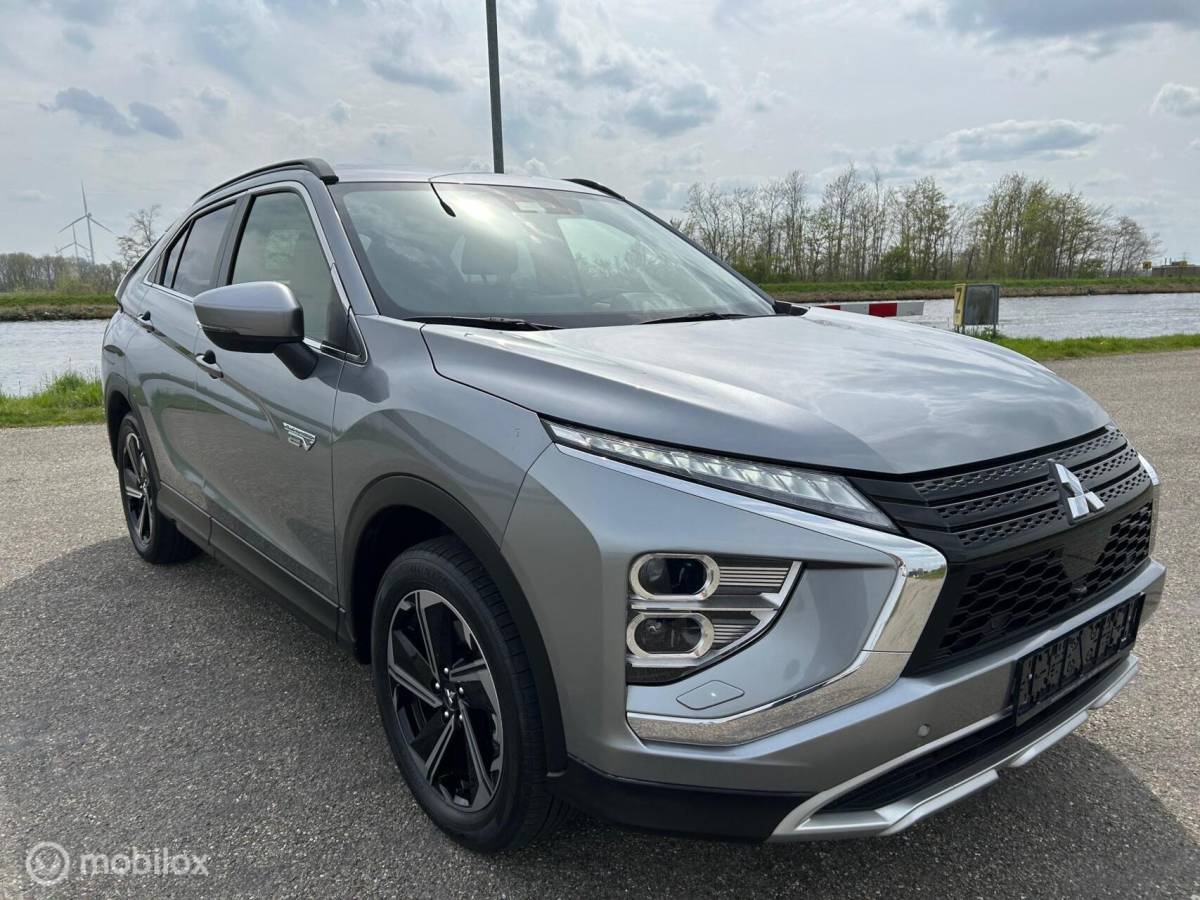 Mitsubishi Eclipse Cross Mitsubishi Eclipse Cross 2.4 PHEV Intense +