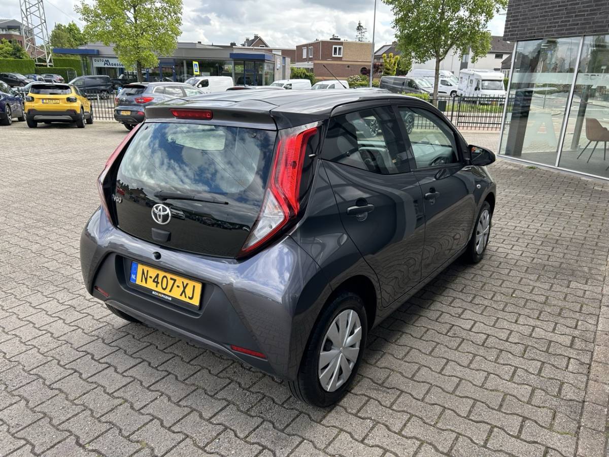 Toyota Aygo TOYOTA Aygo 1.0 VVT-i 72pk 5-drs x-fun