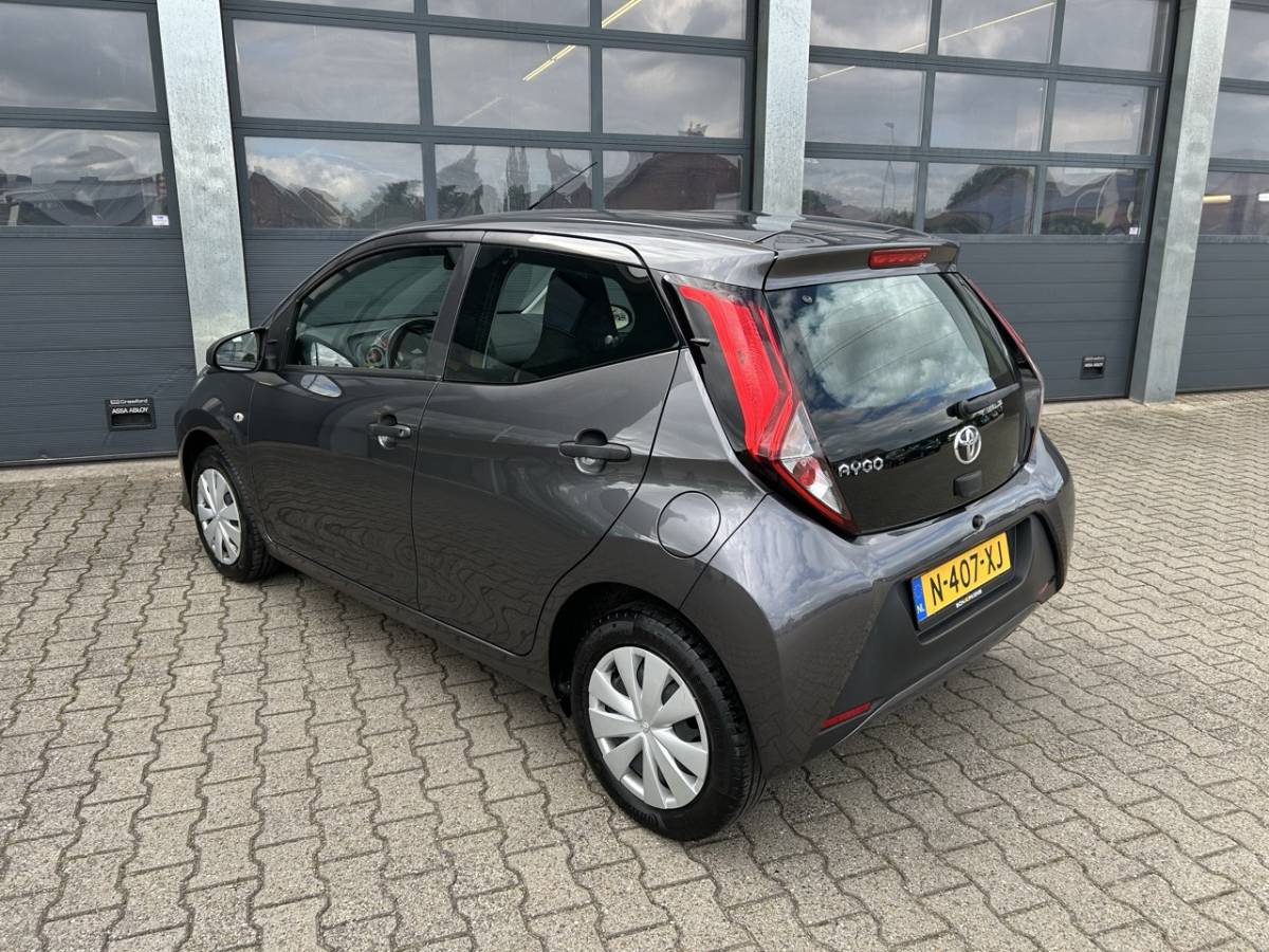 Toyota Aygo TOYOTA Aygo 1.0 VVT-i 72pk 5-drs x-fun