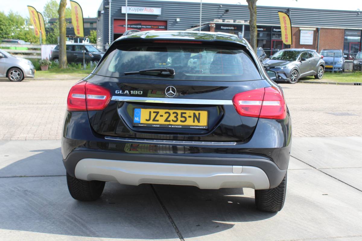 Mercedes-Benz GLA Mercedes-Benz GLA-klasse 180 Ambition nette automaat nap HALF LEDER