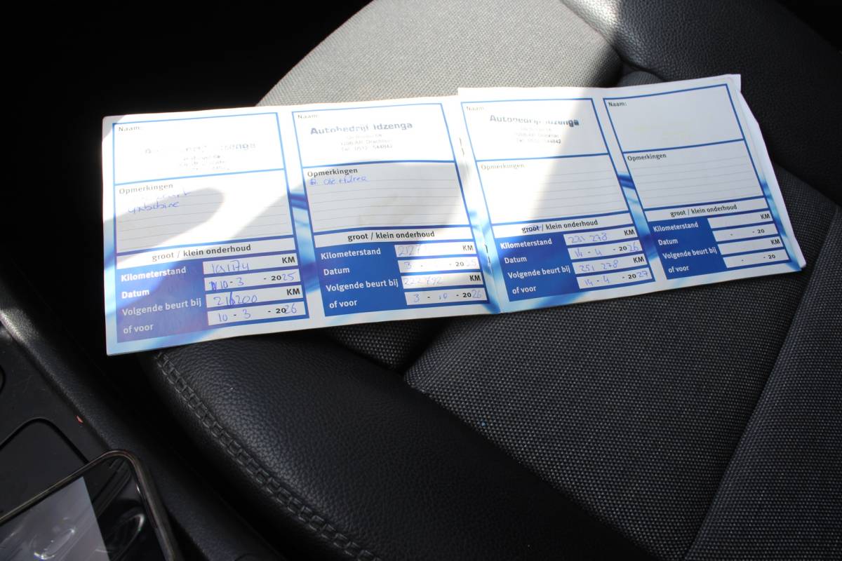 Mercedes-Benz GLA Mercedes-Benz GLA-klasse 180 Ambition nette automaat nap HALF LEDER