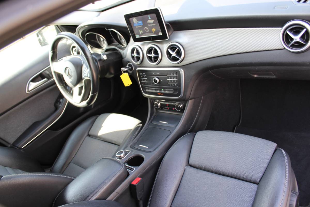 Mercedes-Benz GLA Mercedes-Benz GLA-klasse 180 Ambition nette automaat nap HALF LEDER