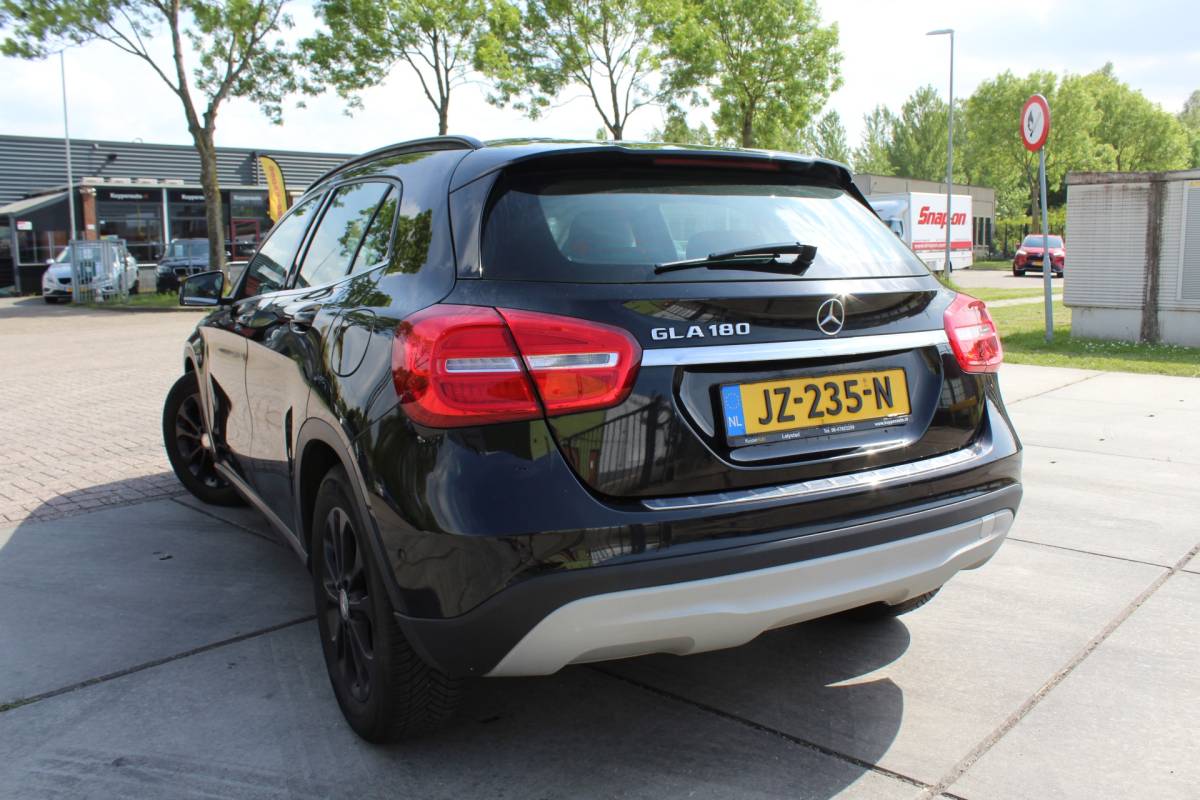 Mercedes-Benz GLA Mercedes-Benz GLA-klasse 180 Ambition nette automaat nap HALF LEDER