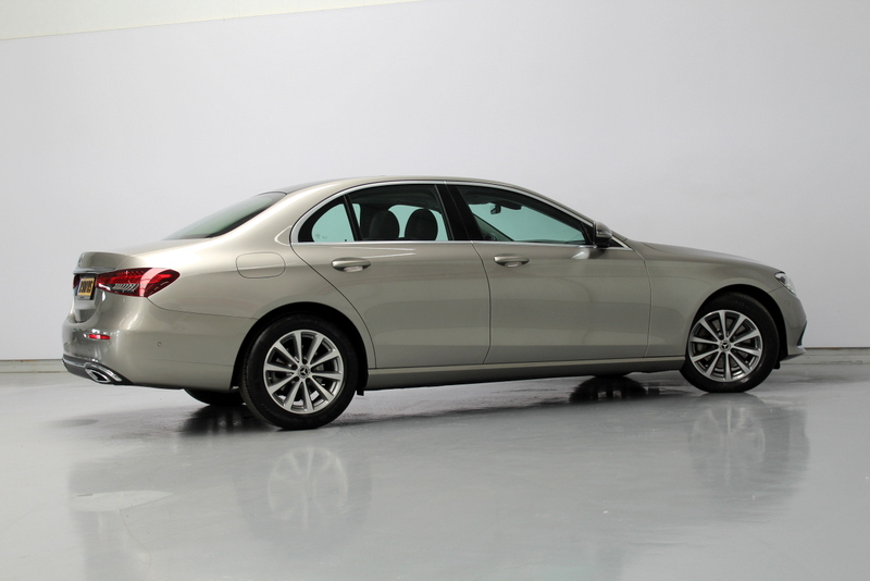 Mercedes-Benz E-Klasse Mercedes-Benz E-klasse 200 Business Solution Avantgarde 198PK, RIJKLAAR | PANORAMADAK | SFEERVERLICHTING | DEELS LEER | STANDKACHEL