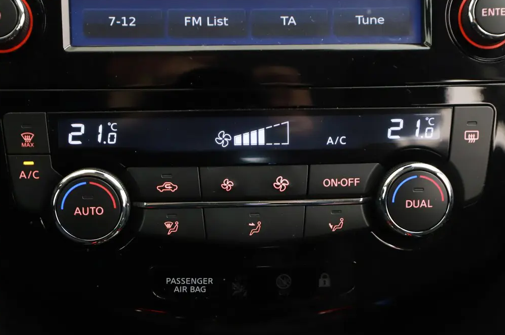 Nissan QASHQAI Nissan Qashqai 1.2 N-Connecta Autom/ Pano/ Cam/ Nav/ 1e Eigenaar/ 100% onderhoud