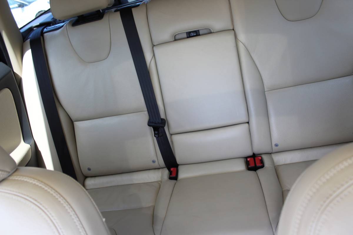 Volvo XC60 Volvo XC60 2.4 D5 AWD Summum automaat leder trekhaak pano multimedia 4×4