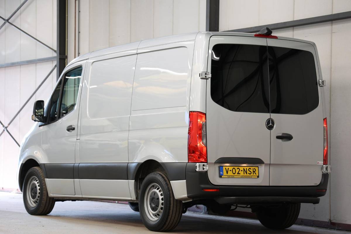 Mercedes-Benz Sprinter Mercedes-Benz Sprinter 317 L1H1 170PK 2000KG TREKVERMOGEN