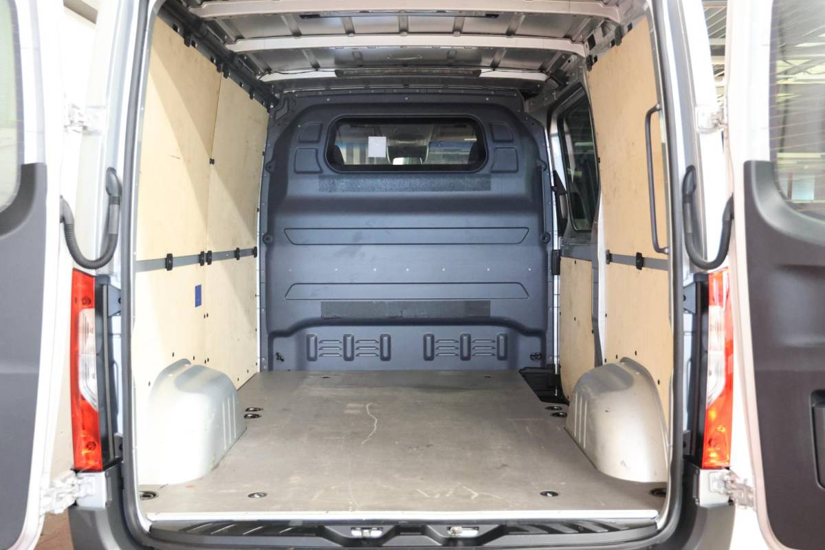 Mercedes-Benz Sprinter Mercedes-Benz Sprinter 317 L1H1 170PK 2000KG TREKVERMOGEN