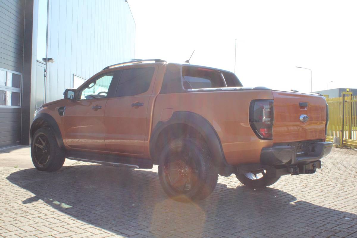 Ford Ranger Ford Ranger 2.0 EcoBlue Wildtrak Supercab 213pk | Navigatie | Adaptive cruise control | Rollertop | Trekhaak
