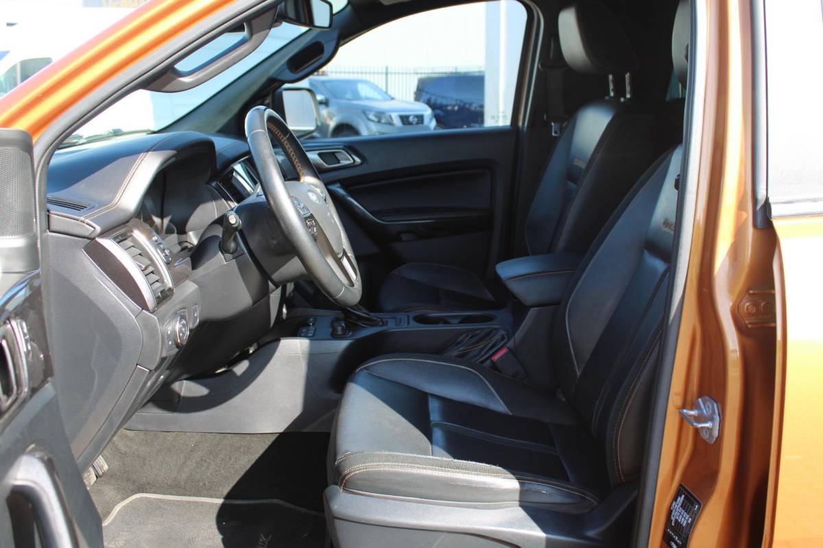 Ford Ranger Ford Ranger 2.0 EcoBlue Wildtrak Supercab 213pk | Navigatie | Adaptive cruise control | Rollertop | Trekhaak