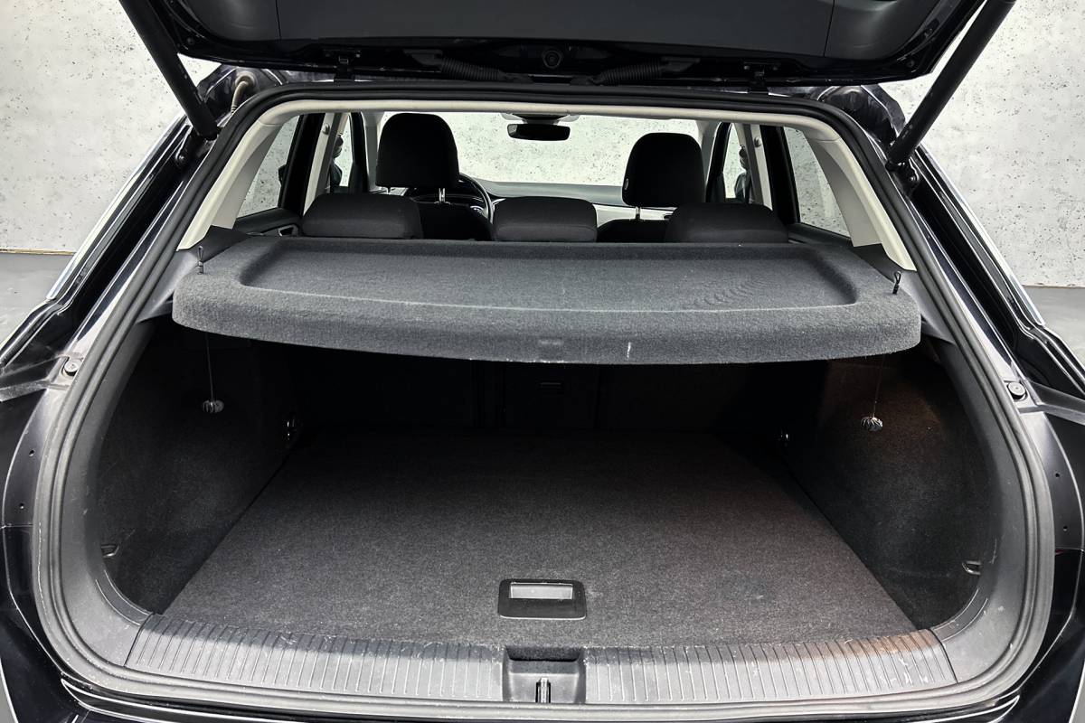Volkswagen T-Roc Volkswagen T-Roc 1.0 TSI Style Business | Camera | Adaptive Cruise | Privacy Glass | Lichtmetalen velgen