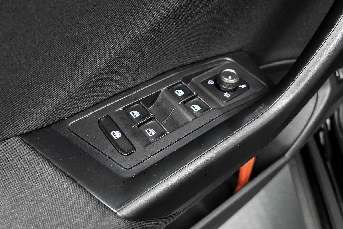 Volkswagen T-Roc Volkswagen T-Roc 1.0 TSI Style Business | Camera | Adaptive Cruise | Privacy Glass | Lichtmetalen velgen