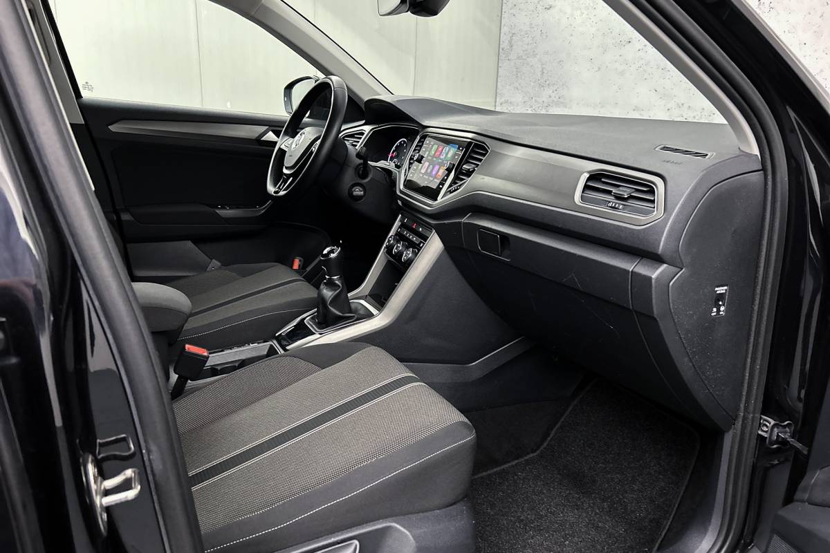 Volkswagen T-Roc Volkswagen T-Roc 1.0 TSI Style Business | Camera | Adaptive Cruise | Privacy Glass | Lichtmetalen velgen
